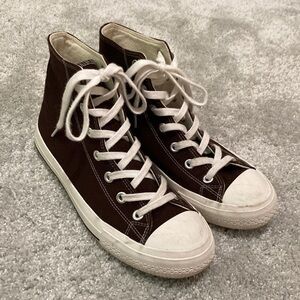 Brown converse look a like